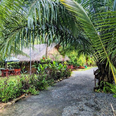 Hotel Nary Garden Kampot Esterno foto